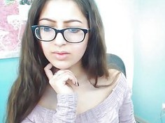 Hot Nerdy Teen Babe Play her Pussy